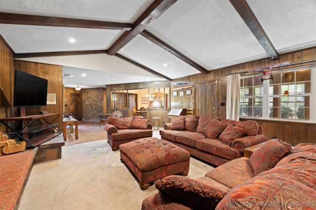 33742 Pleasant Valley Rd, House other with 3 bedrooms, 3 bathrooms and null parking in Poteau OK | Image 22