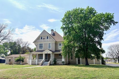 402 Cedar St, Hearne, TX, 77859-2545 | Card Image