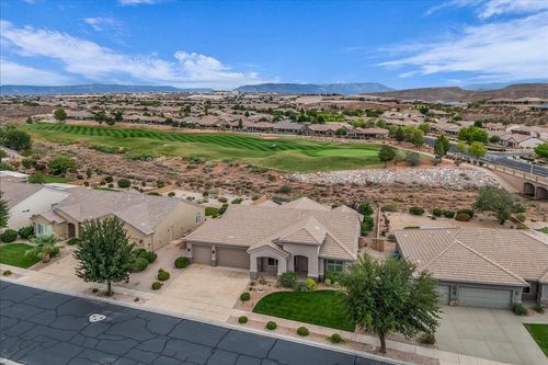 1915 W Sunstar Dr, St. George, UT, 84790-4713 | Card Image