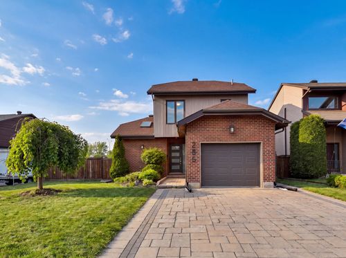 285 Rue Des Vosges, Laval, QC, H7K3G8 | Card Image