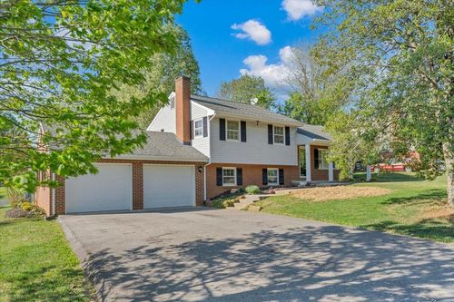 10 Chelsea Dr, Roanoke, VA, 24019-8249 | Card Image