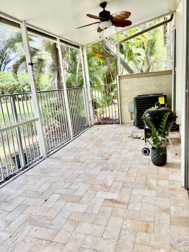 1838 Nw 79 Th Way, Townhouse with 3 bedrooms, 3 bathrooms and null parking in Pembroke Pines FL | Image 12