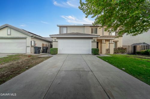 2136 Westpark Dr, Rosamond, CA, 93560-7673 | Card Image