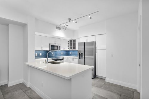 323-233 S Federal Hwy, Boca Raton, FL, 33432-4937 | Card Image