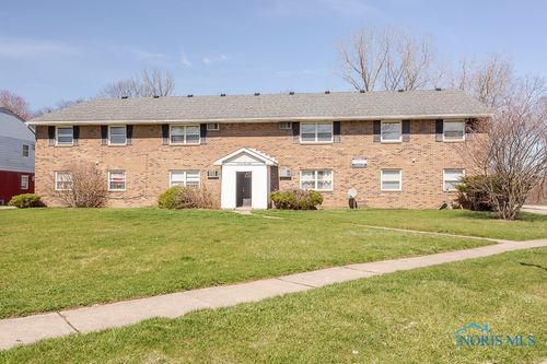 1338 Brooke Park Drive, Toledo, OH, 43612 | Card Image