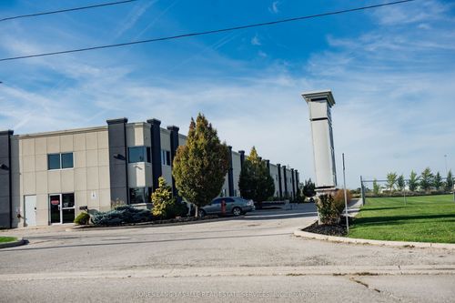 35 Bury Crt, Brantford, ON, N3S0A9 | Card Image