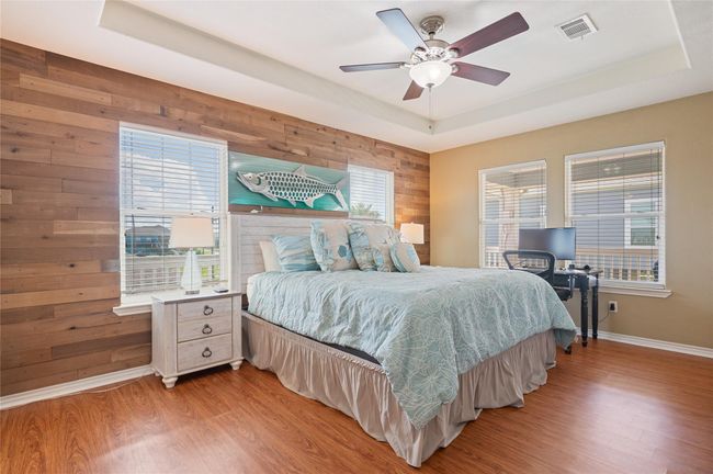 876 Kahla Dr, House other with 5 bedrooms, 2 bathrooms and 2 parking in Crystal Beach TX | Image 25