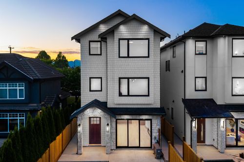 4-6682 Napier St, Burnaby, BC, V5B2C3 | Card Image