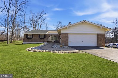 216 Bruce Rd, WASHINGTON CROSSING, PA, 18977-1510 | Card Image