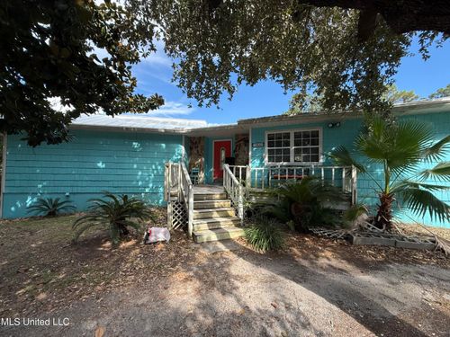 1832 Seacrest Dr, Gautier, MS, 39553-7023 | Card Image