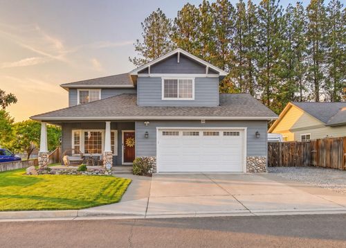 2011 Spruce Way, Medford, OR, 97501 | Card Image