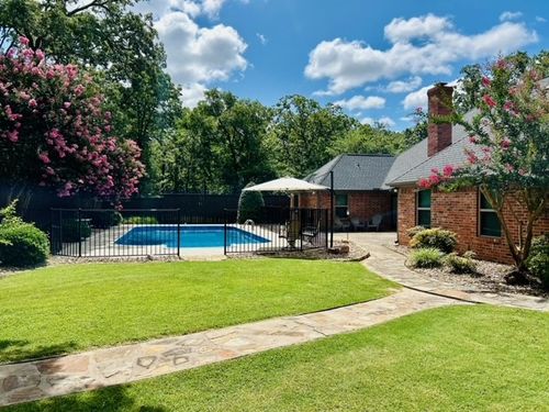 232 Wooded Hills Dr, Powderly, TX, 75473-5640 | Card Image