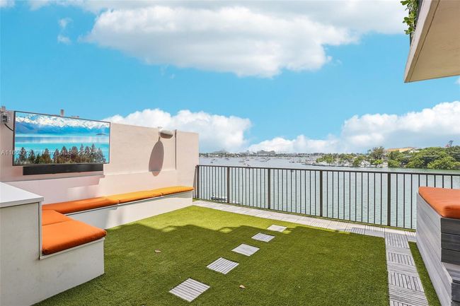 APT-101 - 1000 Venetian Way, Townhouse with 4 bedrooms, 4 bathrooms and null parking in Miami Beach FL | Image 17