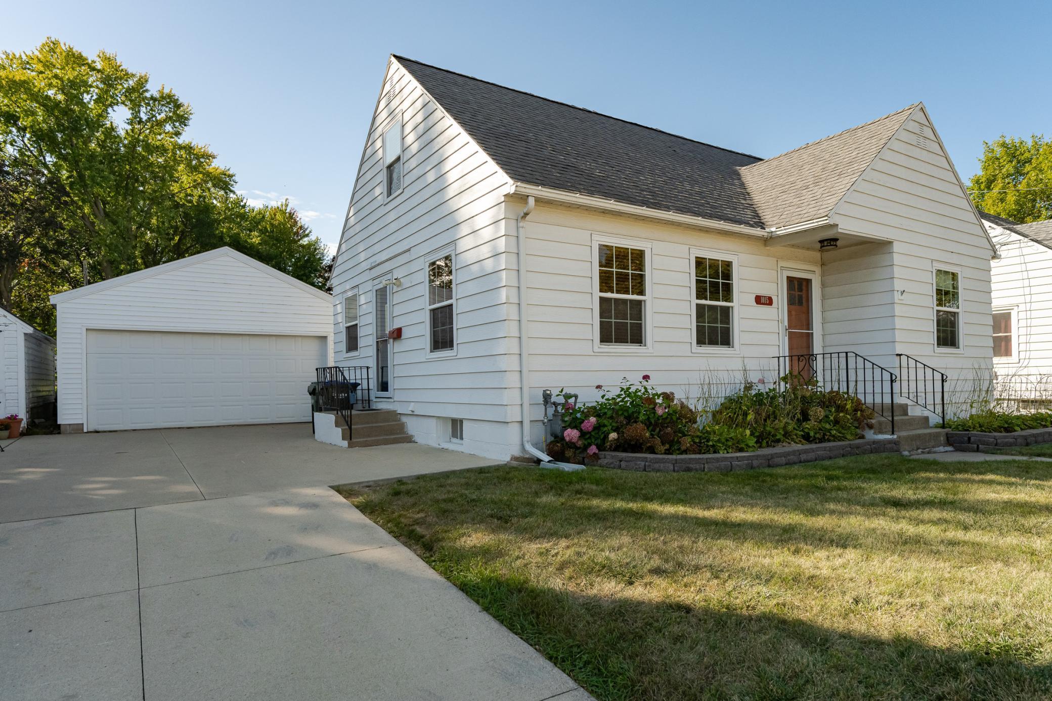8th Ave, Rochester, MN 55901