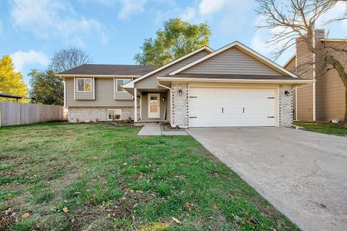 225 E Sandhill Rd, Derby, KS, 67037 | Card Image