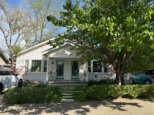 425 41st St, Sacramento, CA, 95819-2731 | Card Image