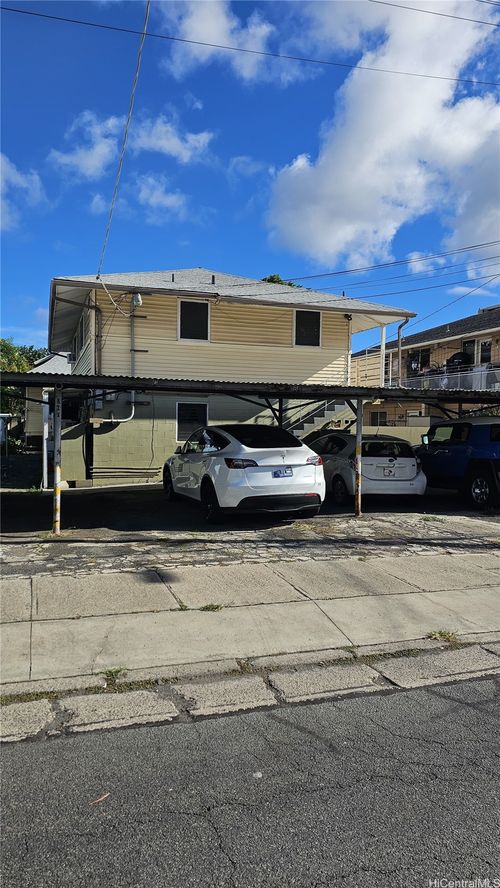 apt-a-821 Olokele Ave, Honolulu, HI, 96816-1098 | Card Image