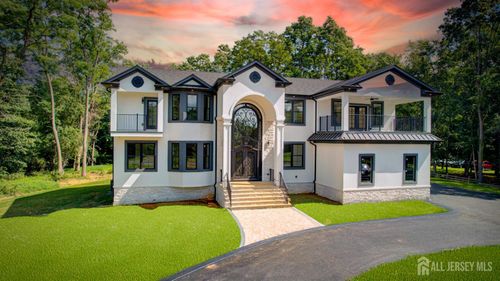 2-169 Applegarth Rd, Monroe, NJ, 08831-5905 | Card Image