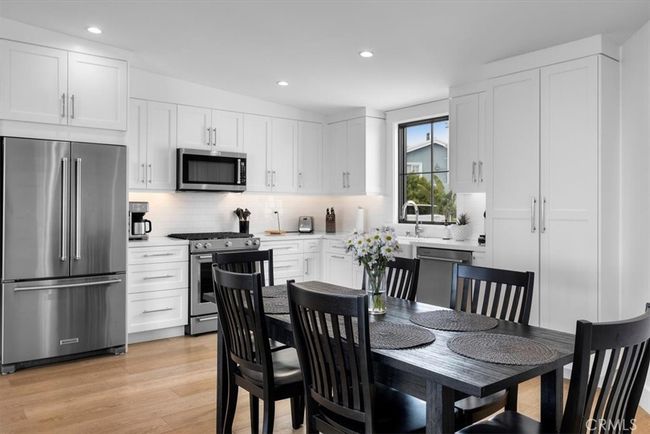 2406 Silverstrand Ave, Home with 3 bedrooms, 3 bathrooms and null parking in Hermosa Beach CA | Image 4