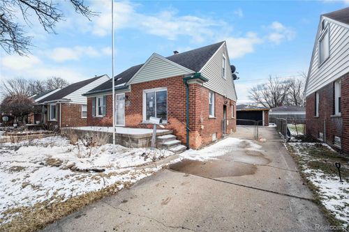 33619 Forest St, Wayne, MI, 48184-1888 | Card Image