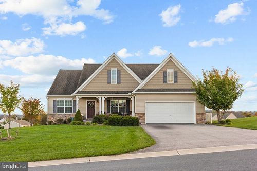 95 Hunters Chase, ETTERS, PA, 17319-9056 | Card Image