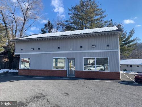 102 E Plank Rd, Port Matilda, PA, 16870-1033 | Card Image