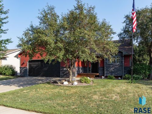 904 E Maywood St, Brandon, SD, 57005-1064 | Card Image