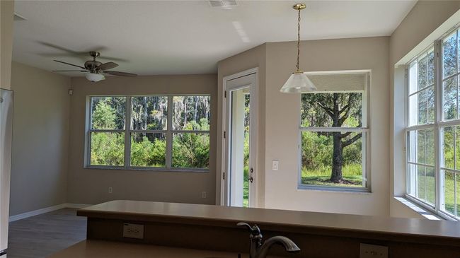 dinette/living room | Image 14