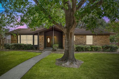 125 Hillview Dr, Luling, TX, 78648-3528 | Card Image