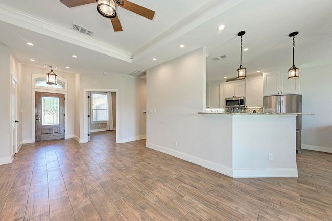 110 Chaumont St, House other with 3 bedrooms, 2 bathrooms and 2 parking in Kingsland TX | Image 9
