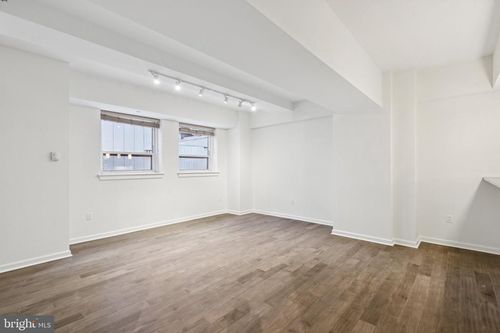 unit-3a-1425 Locust St, PHILADELPHIA, PA, 19102-3833 | Card Image
