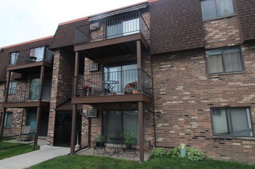 211-30675 Park St, Lindstrom, MN, 55045-9647 | Card Image
