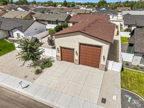 1360 Zephlyn St, Twin Falls, ID, 83301-7792 | Card Image