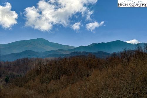 690/692 Lynn Hill Road, Boone, NC, 28607 | Card Image