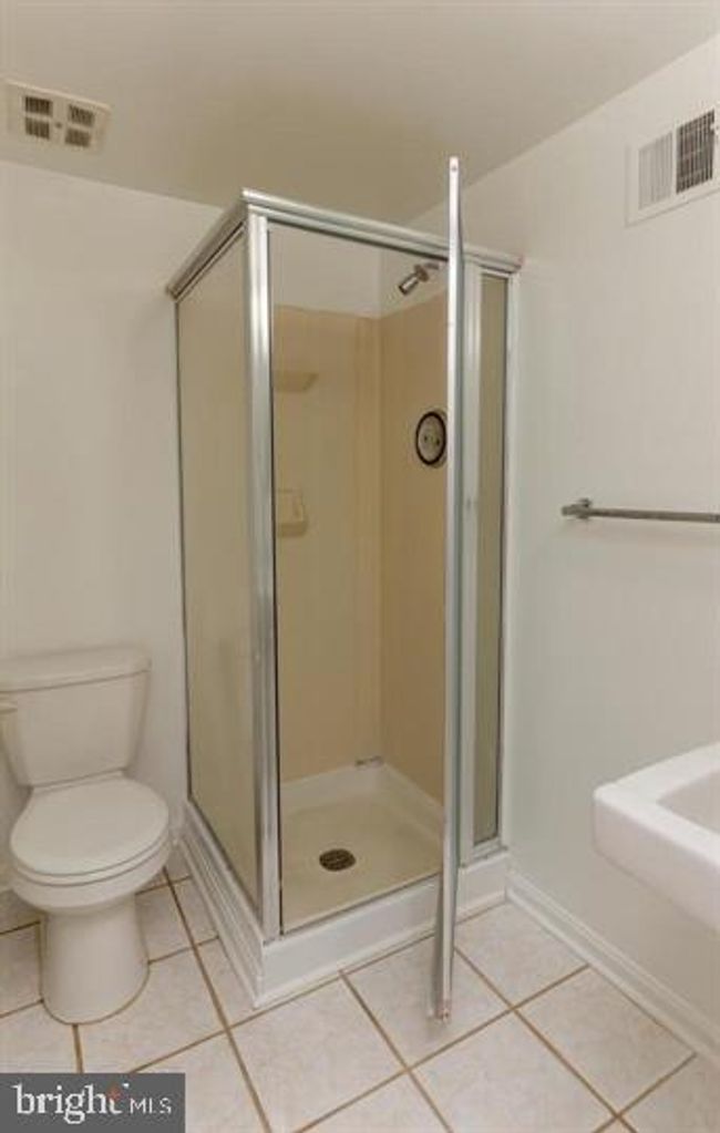 6667 Mclean Dr, Townhouse with 3 bedrooms, 4 bathrooms and null parking in Mclean VA | Image 29