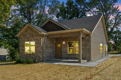 596 E College St, Greenbrier, TN, 37073-5675 | Card Image