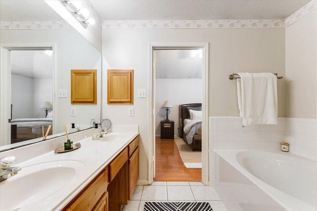 2210 Elm Forest Dr, House other with 4 bedrooms, 2 bathrooms and 2 parking in Pearland TX | Image 18