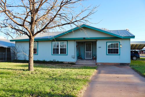 109 Novice Rd, Winters, TX, 79567-3208 | Card Image