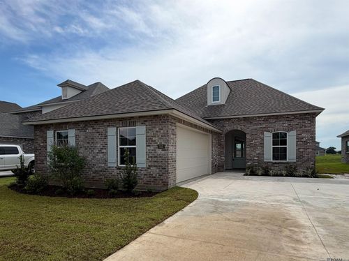 3941 Waterbury Ave, Baton Rouge, LA, 70810-3386 | Card Image
