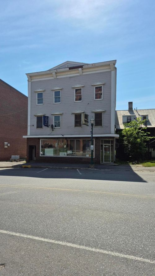 136 Main St, Fairfield, ME, 04937-1529 | Card Image