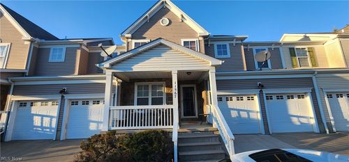 11567 Sunny Dr, Warrensville Heights, OH, 44128-7107 | Card Image