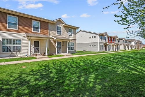 10104 Agate Ln, Johnston, IA, 50131-2453 | Card Image