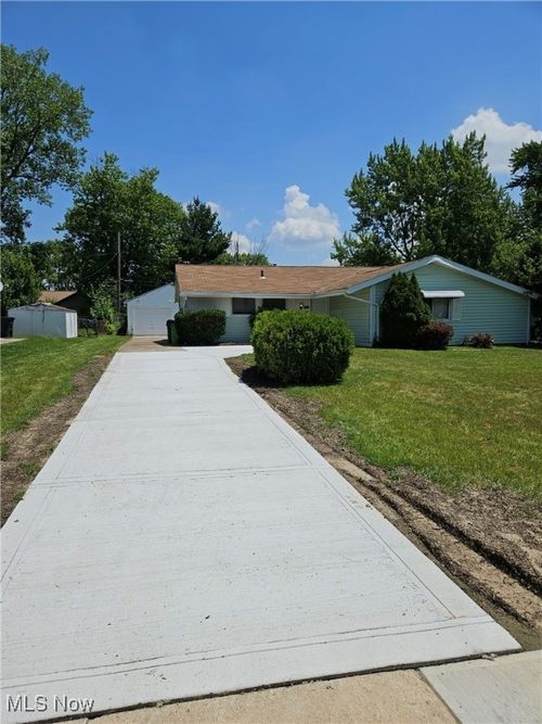 5897 Kimberly Dr, Bedford Heights, OH, 44146-3003 | Card Image