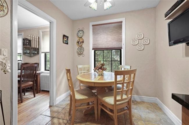 Eat-in Kitchen | Image 12