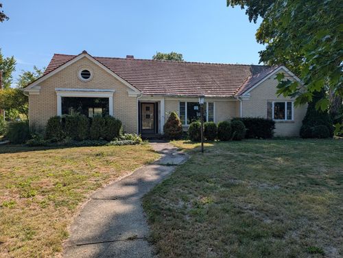 2215 Guilford Rd, Rockford, IL, 61107-3226 | Card Image