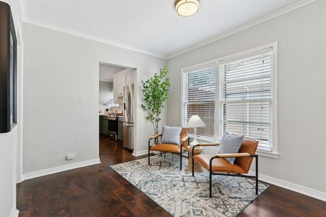 Great vestibule space could serve as a landing zone or extra seating. | Image 7