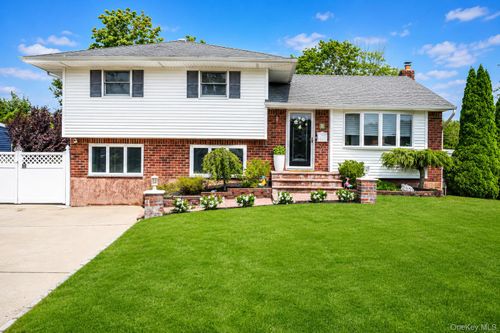5 Gardenia Dr, Commack, NY, 11725-4108 | Card Image