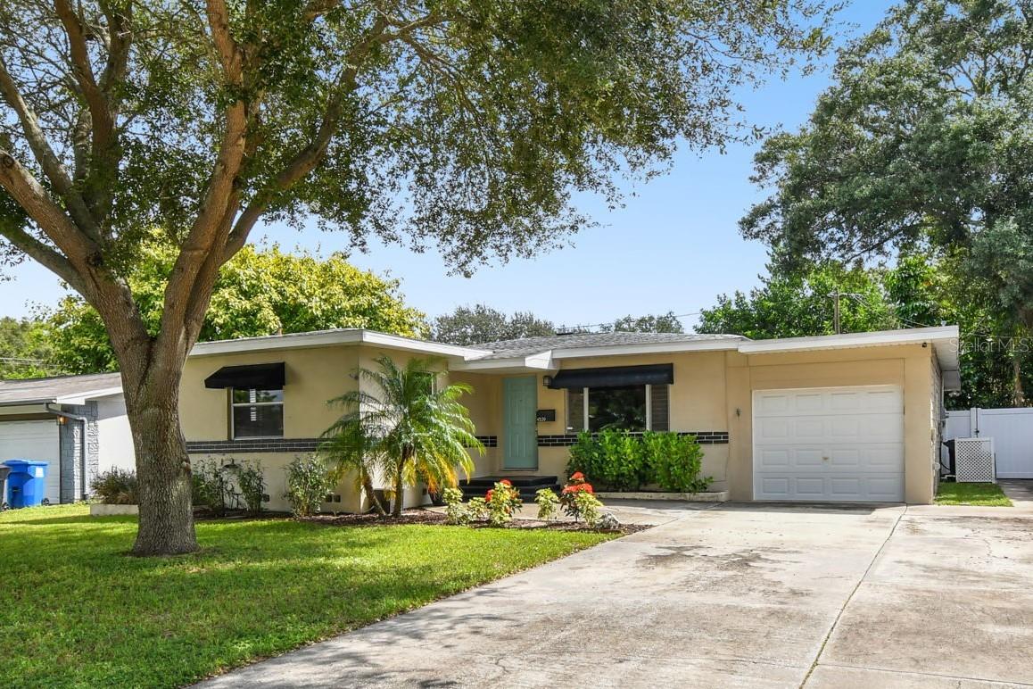 16th St, Saint Petersburg, FL 33703