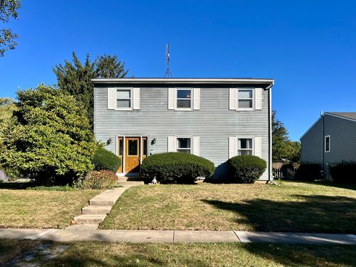 63 Brookshire Grn, Bloomington, IL, 61704-6211 | Card Image