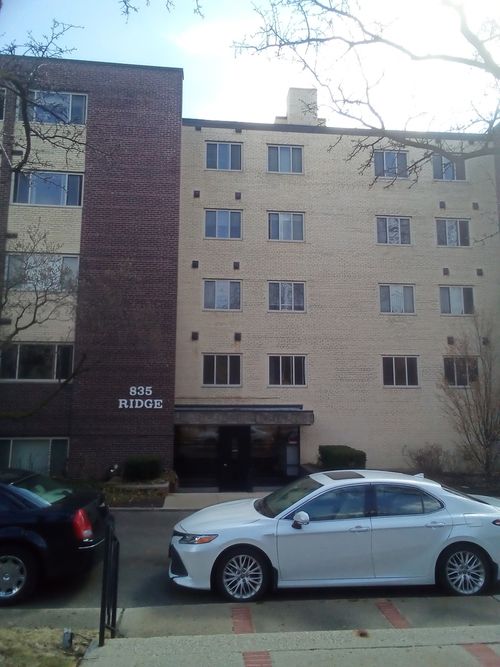 206-835 Ridge Ave, Evanston, IL, 60202-1727 | Card Image